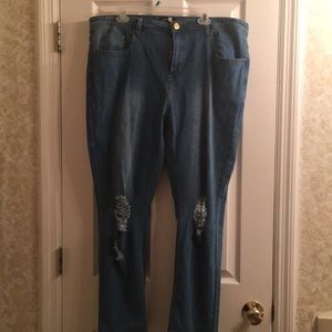 Plus Boohoo distressed jeans